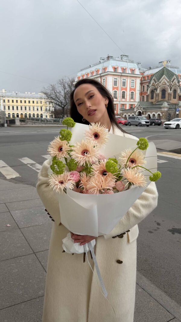 Букет «Тихая нежность» с герберами и розами