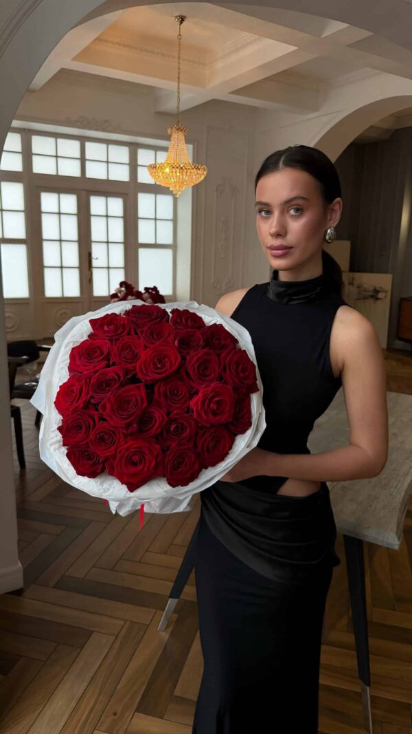 Букет «Алый велюр» из 25 красных роз